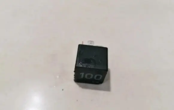 Skoda Octavia Mk2 (1Z) Other relay 7m0951253a v23136-j6-x45