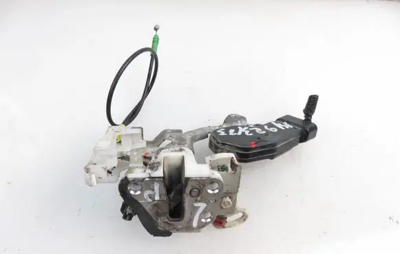 Citroen C1 Front door lock 