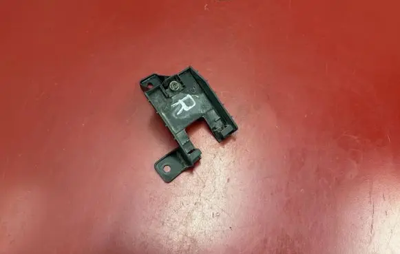 Volkswagen PASSAT B8 USA Blind spot radar bracket 561907456