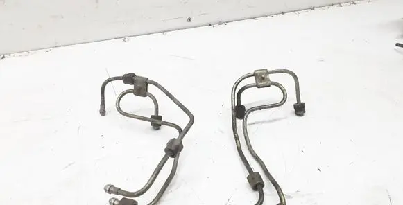 Mitsubishi Pajero Fuel injector supply line/pipe 