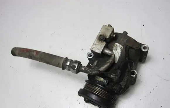 Ford Focus Air conditioning (A/C) compressor (pump) XS4H9D647AB