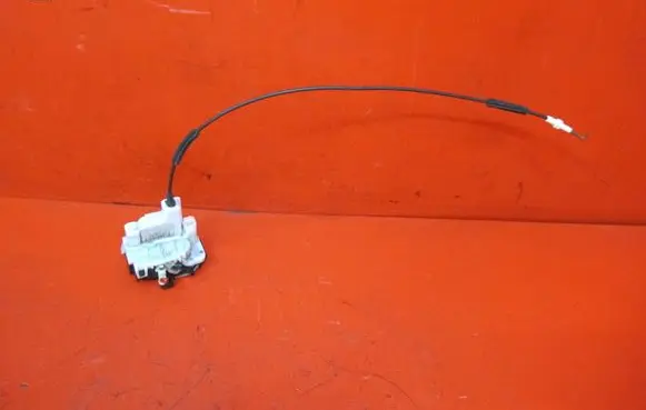 Fiat 500 Front door lock 51785924