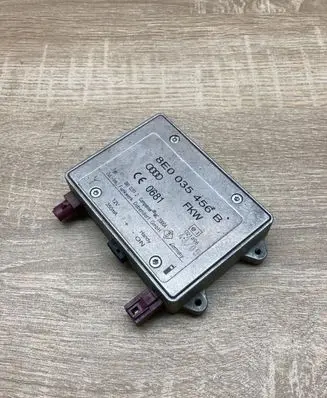 Audi A4 S4 B6 8E 8H Aerial antenna amplifier 8E0035456B