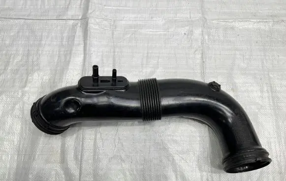 Alfa Romeo Giulia Air intake duct part 50533729