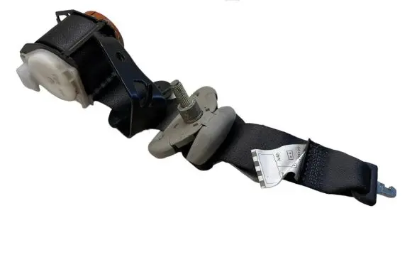 Middle seatbelt (rear)
