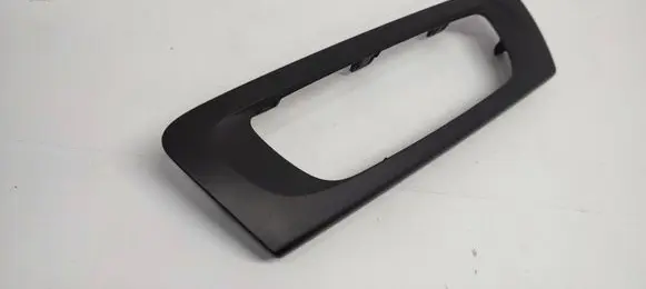 Radio/GPS head unit trim