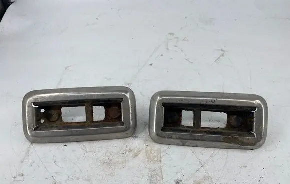 Volkswagen Transporter - Caravelle T5 Rear seat rail trim cover