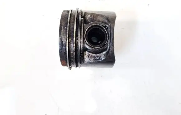 Mercedes-Benz CLS C219 Piston 0830923