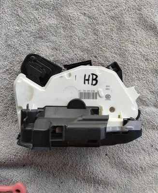 Volkswagen Golf VII Rear door lock 5K48390160