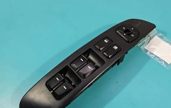 Hyundai ix35 Electric window control switch 935702Y1109P IMPRK1585207