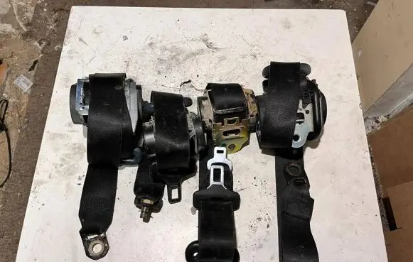 Mitsubishi Colt Front seatbelt 602873800