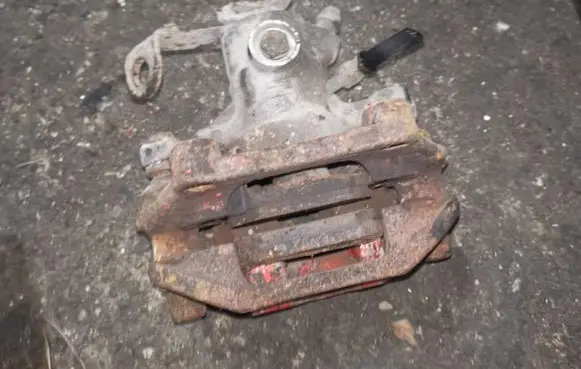 Opel Astra G Rear brake caliper