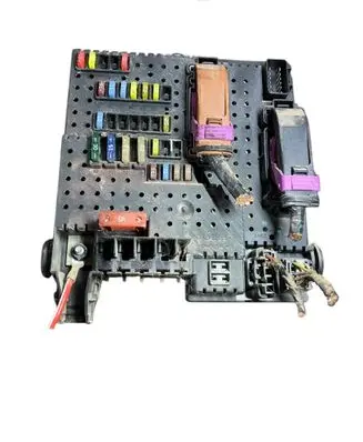 Volvo V70 Fuse module 30728512