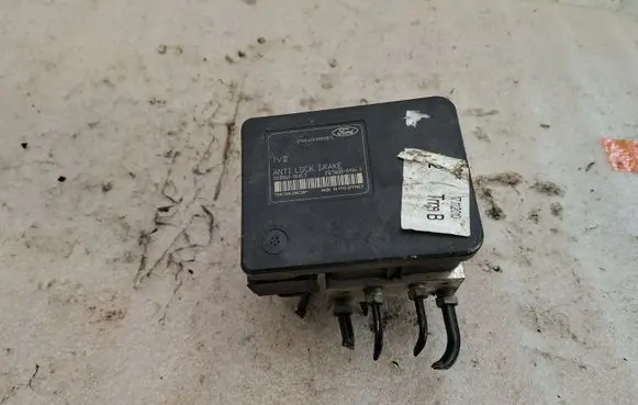 Ford Focus ABS Pump 10096001413