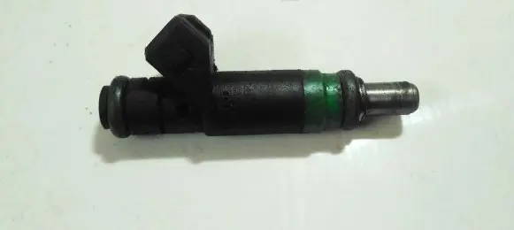 Ford Focus Fuel injector x337q10273 9f593