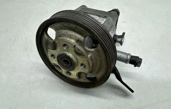 Volvo XC70 Power steering pump 31202095