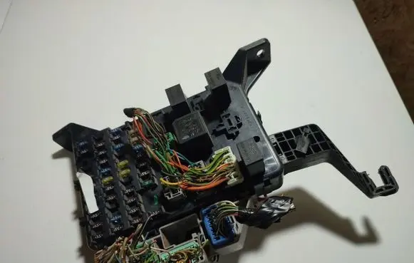 Ford Mondeo Mk III Fuse box set 