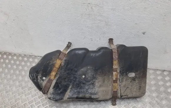 Volkswagen Touareg I Fuel tank bottom protection 7L0201973C 7L0201973D