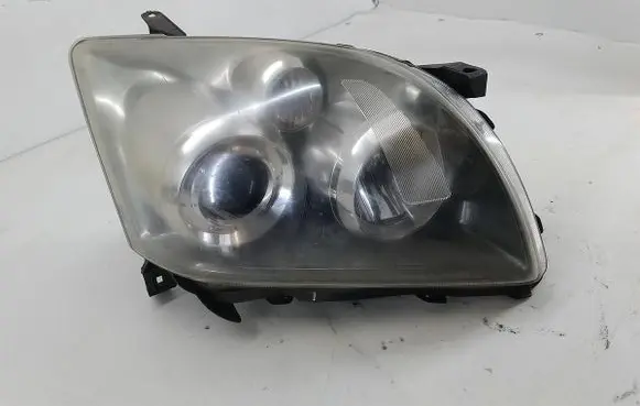 Toyota Avensis T250 Headlight/headlamp