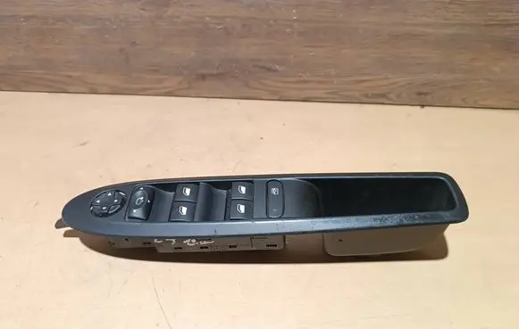 Citroen C4 II Electric window control switch 96657050ZD