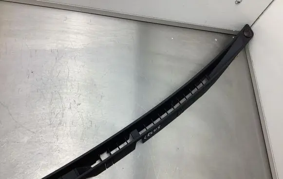 Lexus RX 330 - 350 - 400H Dashboard glove box trim 5598148020