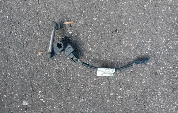 Renault Megane IV Headlight/headlamp level sensor 538211502R 29042016 0047914