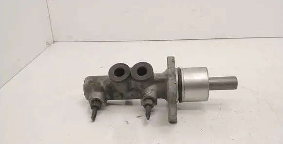 Volkswagen PASSAT B5 Master brake cylinder