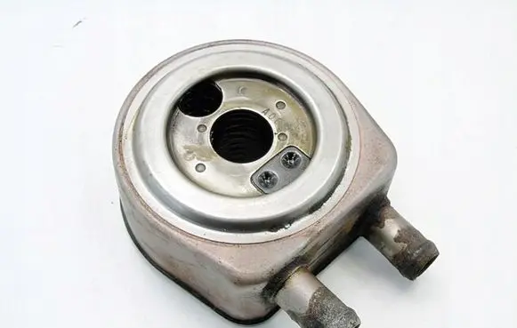 Renault Megane IV Engine oil radiator 3.743.011