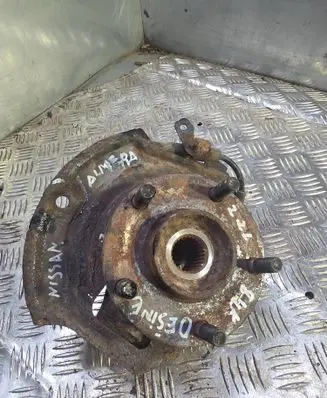 Nissan Almera Tino Front wheel hub 