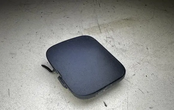 Nissan Note (E11) Front tow hook cap/cover 622A09U040