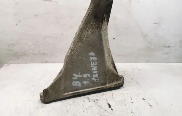 Audi 80 90 S2 B4 Engine mounting bracket 8D0199308L