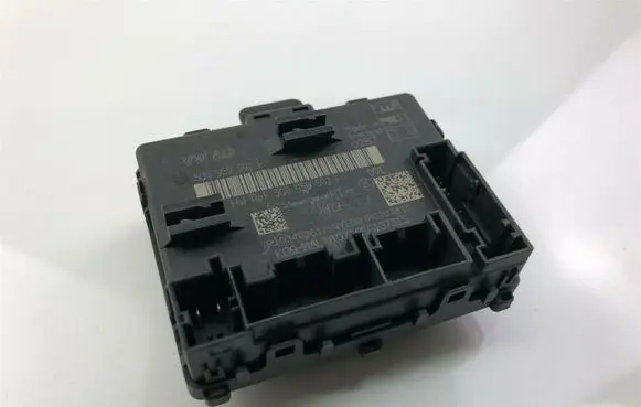 Volkswagen Touran III Other control units/modules 5Q0959592F G1999