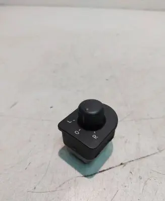 Volkswagen PASSAT B5 Wing mirror switch