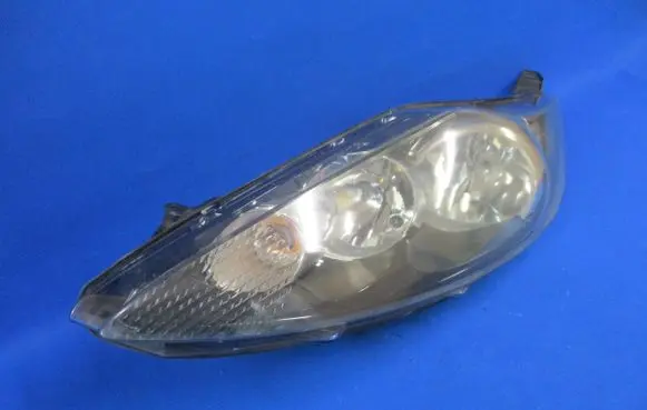 Ford Fiesta Headlight/headlamp 8A6113W030AE 1EJ24704501