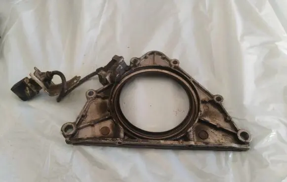 BMW 5 E60 E61 Other engine bay part 003982
