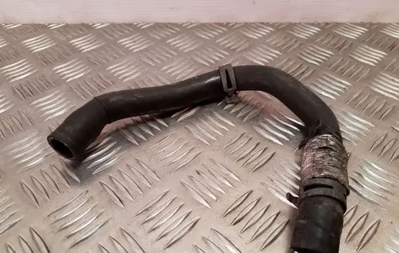 Skoda Yeti (5L) Engine coolant pipe/hose