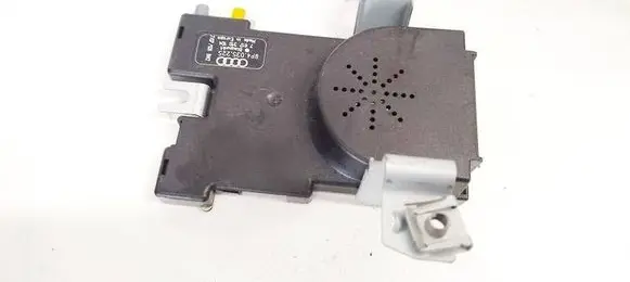 Audi A3 S3 8P Antenna control unit 8P4035225 7617310103