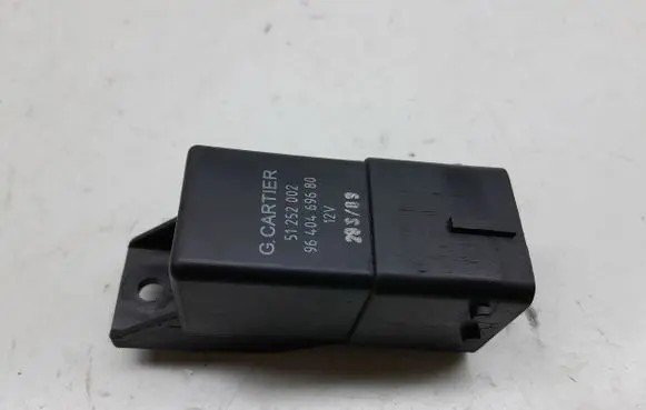 Peugeot 5008 Glow plug pre-heat relay 9640469680
