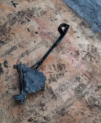 Volvo V70 Accelerator throttle pedal 9496822