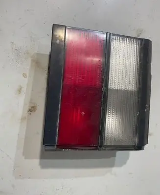 Volkswagen PASSAT B3 Tailgate rear/tail lights 333945107