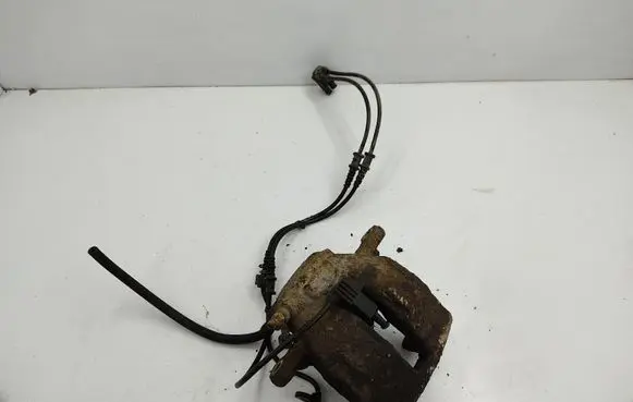 Mercedes-Benz C W203 Front brake caliper