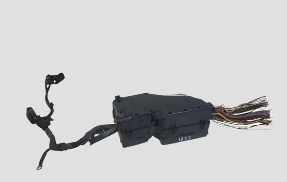 Volvo V40 Fuse module AV6T14A142AA AV6T14A067AD