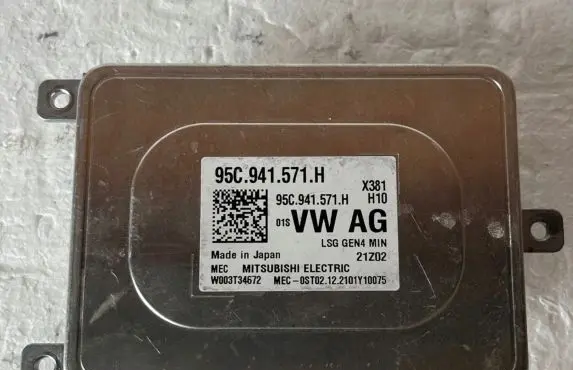 Porsche Macan (95B) LED ballast control module 95C941571H