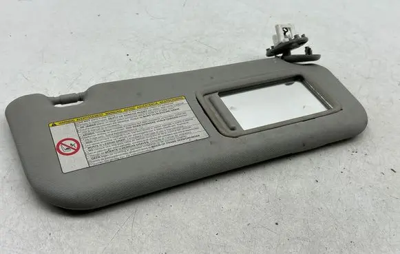 Sun visor