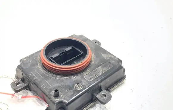 Volkswagen PASSAT B8 Voltage converter/converter module 4G0907697F