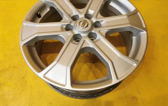 R18 alloy rim
