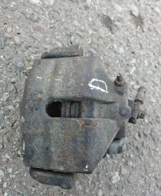 Volkswagen PASSAT B6 Front brake caliper