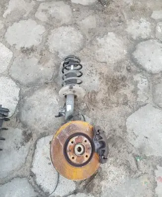 Peugeot 308 Front wheel hub spindle knuckle