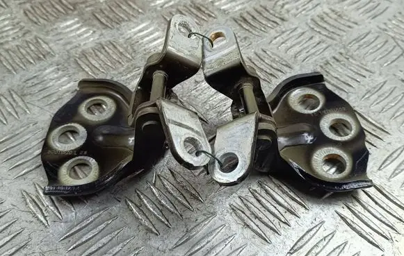 MG ZS Front door hinge set 