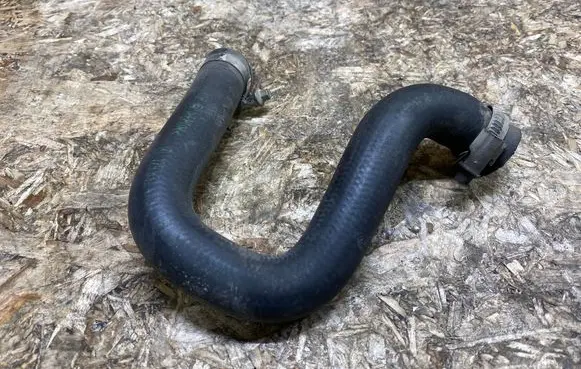 Mercedes-Benz SL R129 Engine coolant pipe/hose 1298324794